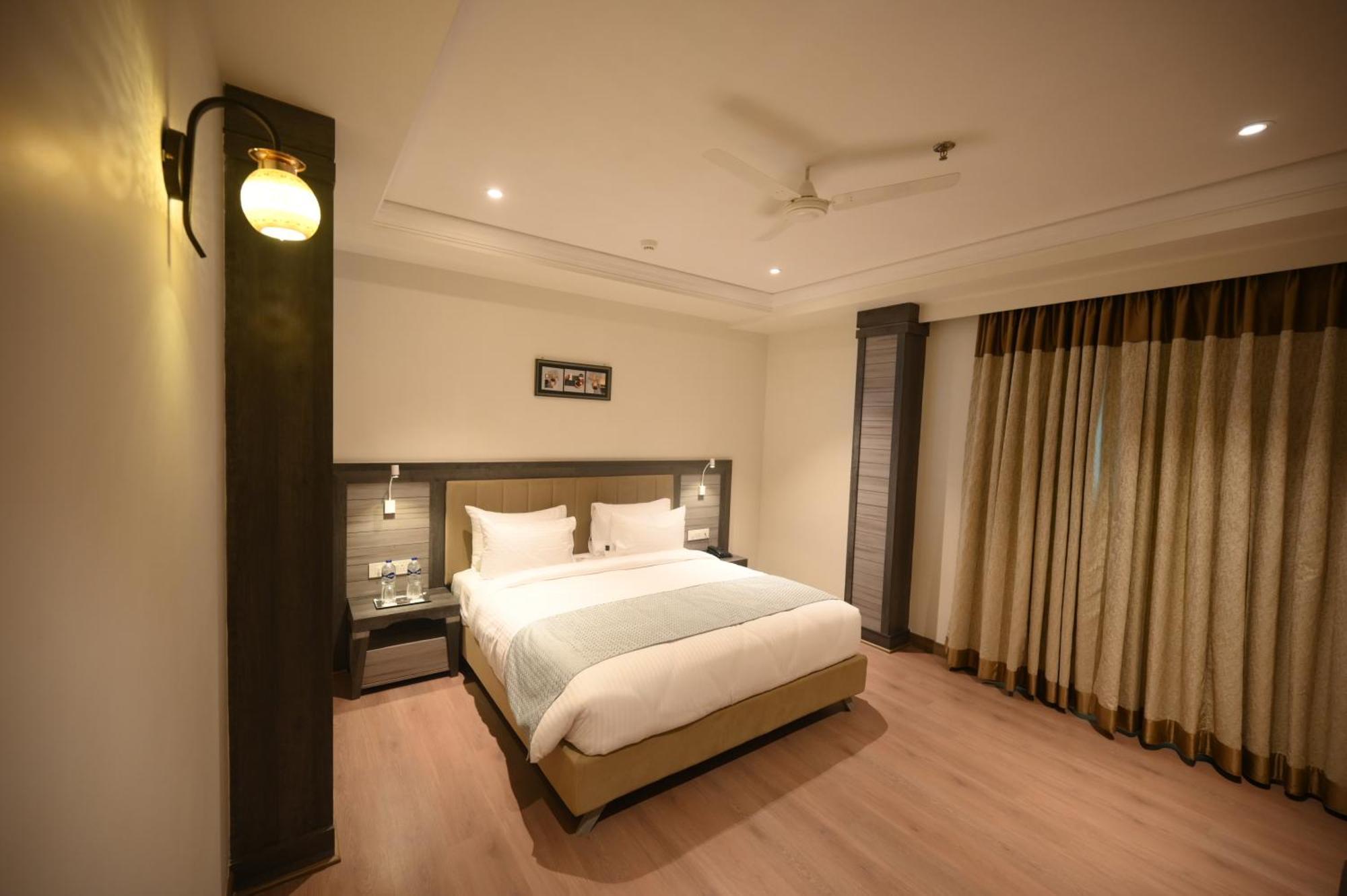 The Mudra Hotel Varanasi Ngoại thất bức ảnh